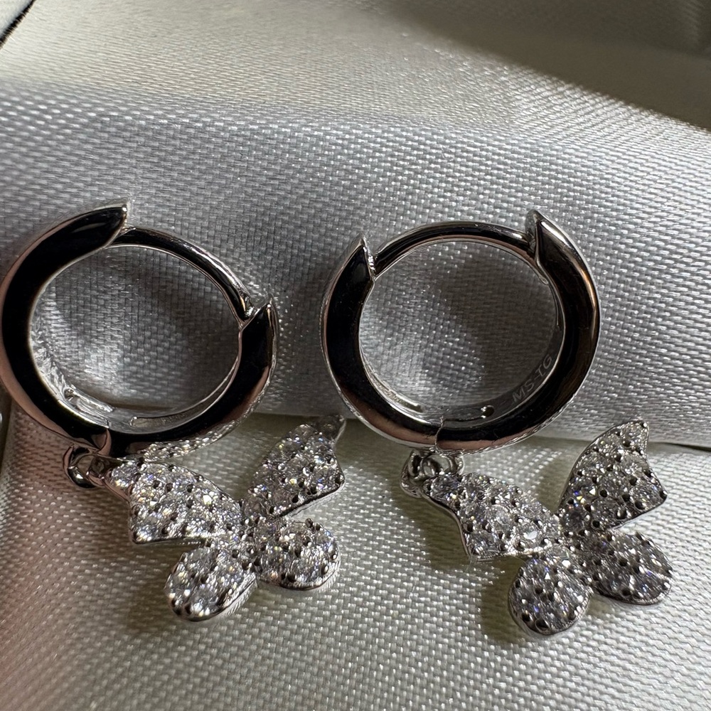 😎🌺Moissanite Earrings Sparkling 925 Sterling Silver Butterfly Drop Huggie